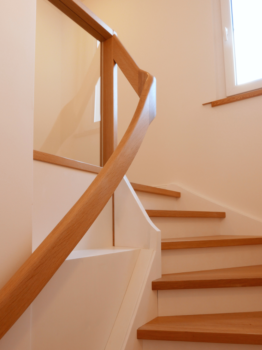 Treppe vom Erd- ins Obergeschoss